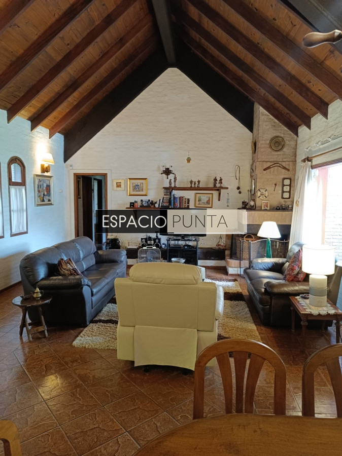 Casa ID.255 - Hernmoso y robusto Chalet en Jardines de cordoba
