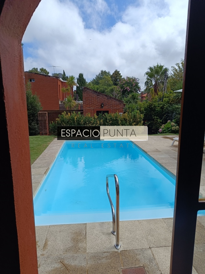 Casa ID.255 - Hernmoso y robusto Chalet en Jardines de cordoba