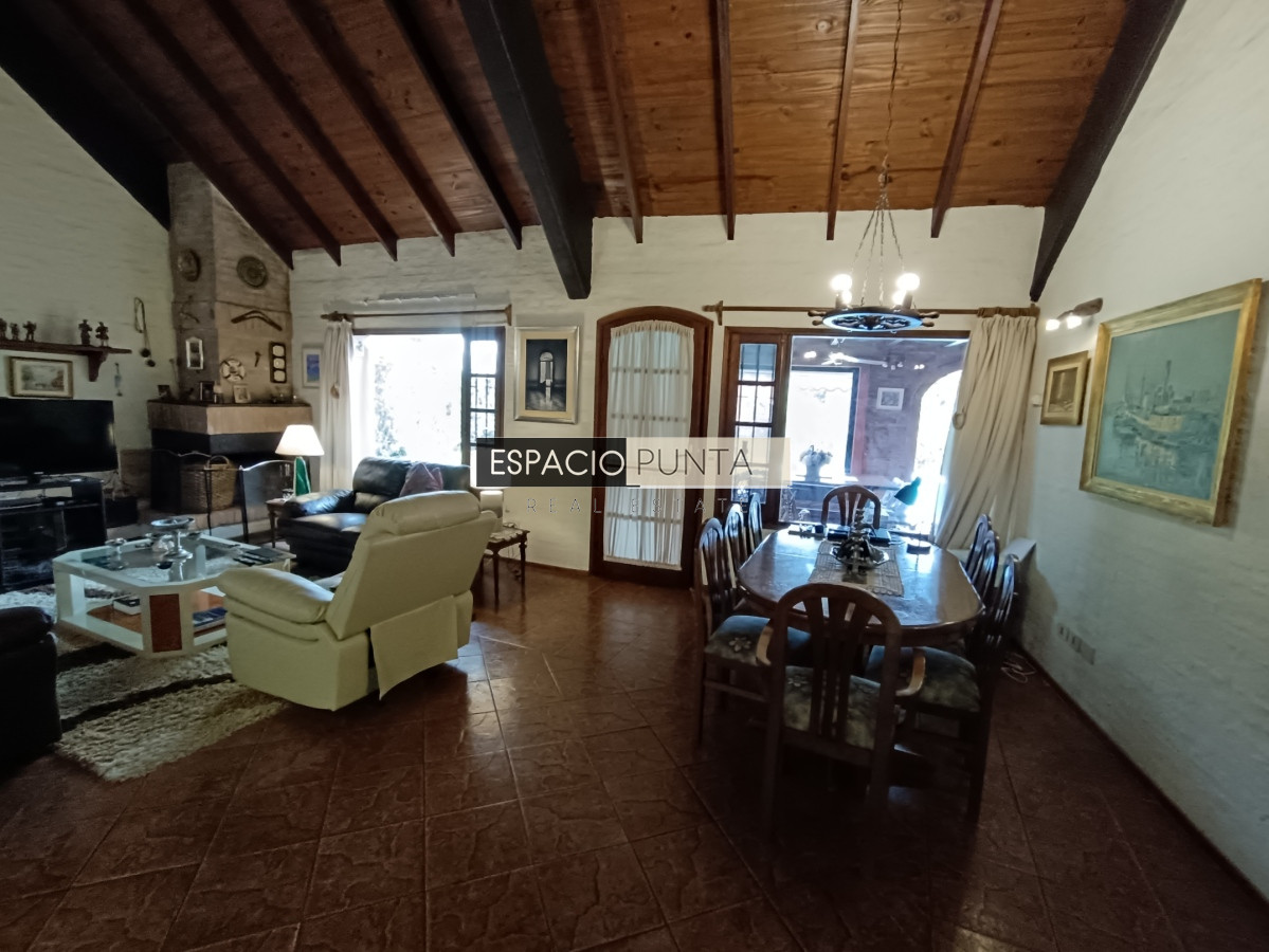 Casa ID.255 - Hernmoso y robusto Chalet en Jardines de cordoba