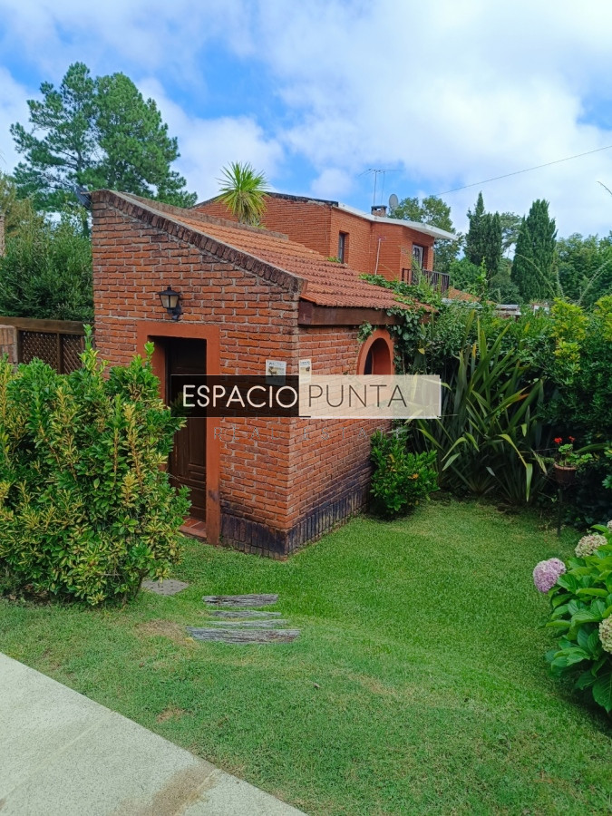Casa ID.255 - Hernmoso y robusto Chalet en Jardines de cordoba