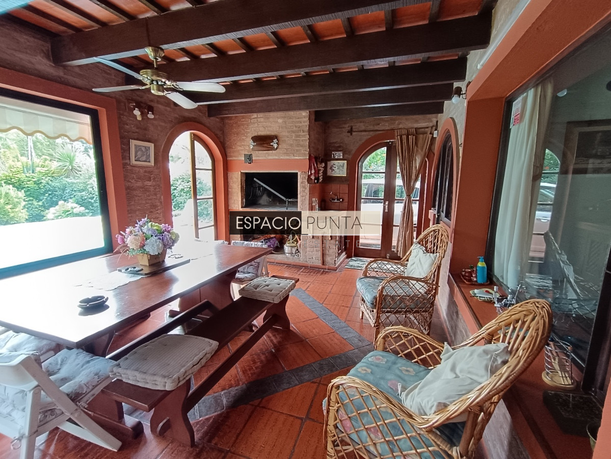 Casa ID.255 - Hernmoso y robusto Chalet en Jardines de cordoba