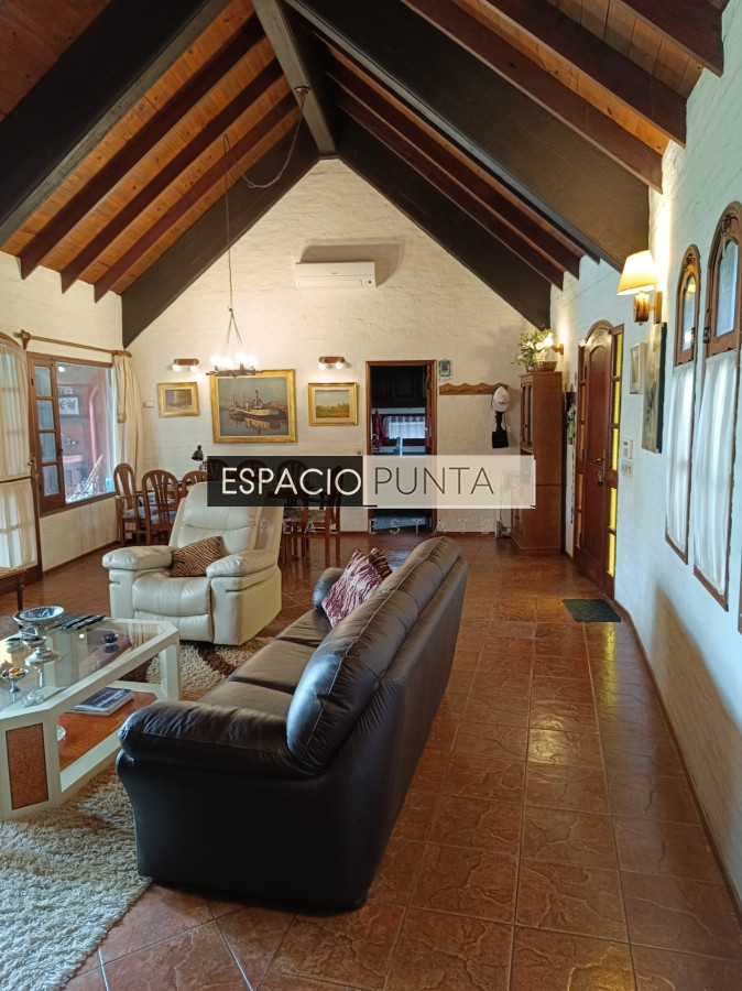 Casa ID.255 - Hernmoso y robusto Chalet en Jardines de cordoba