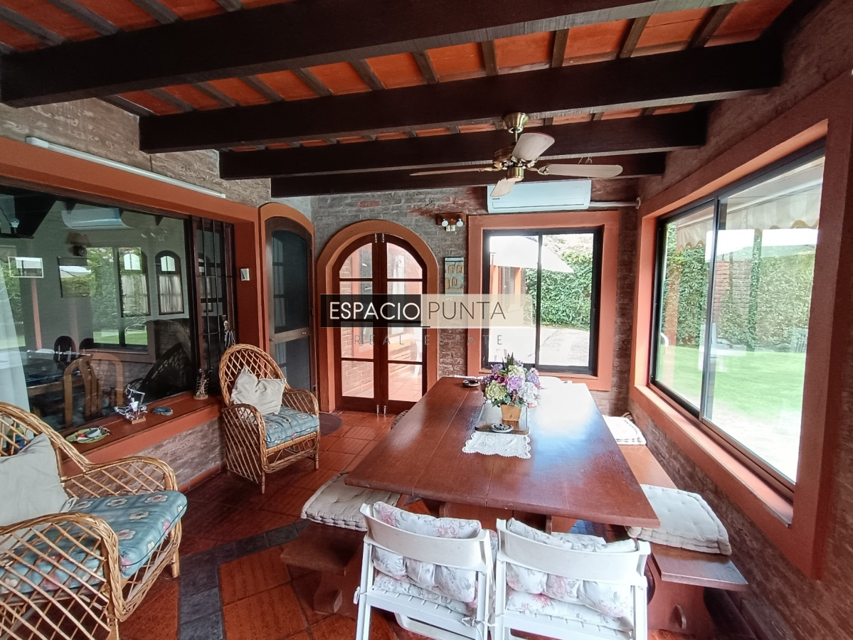 Casa ID.255 - Hernmoso y robusto Chalet en Jardines de cordoba