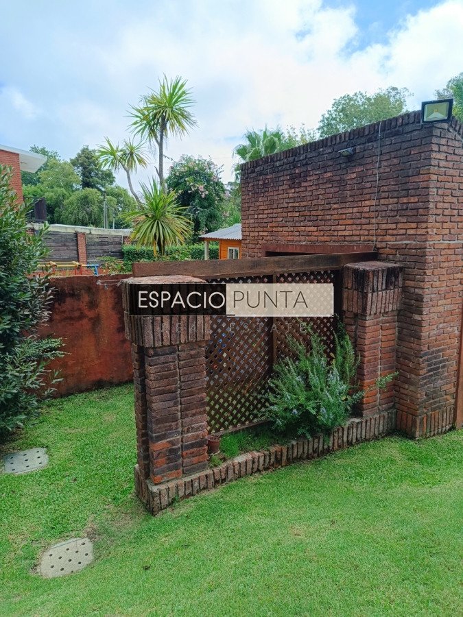 Casa ID.255 - Hernmoso y robusto Chalet en Jardines de cordoba