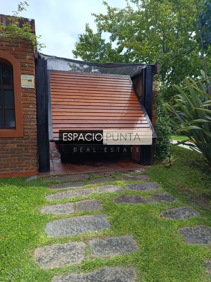 Casa ID.255 - Hernmoso y robusto Chalet en Jardines de cordoba
