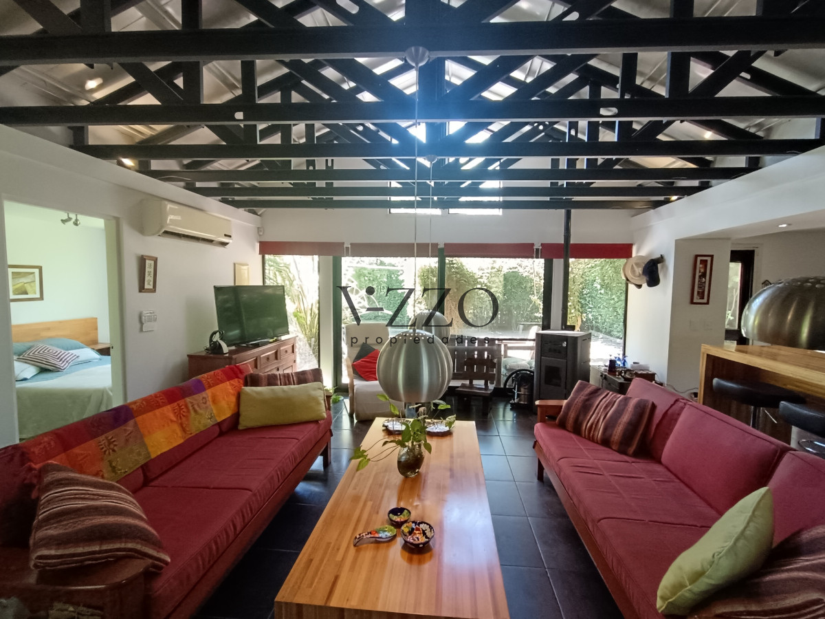 Casa ID.1092/Hermosa-casa-en-amplio-terreno - Hermosa casa en amplio terreno