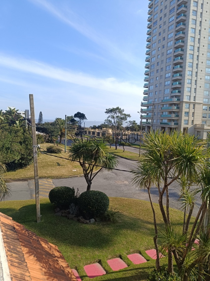 Chalet a 1 cuadra de playa mansa. — foto 4