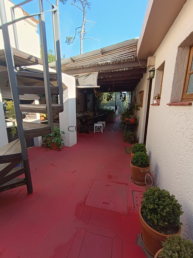 Chalet a 1 cuadra de playa mansa. — foto 27