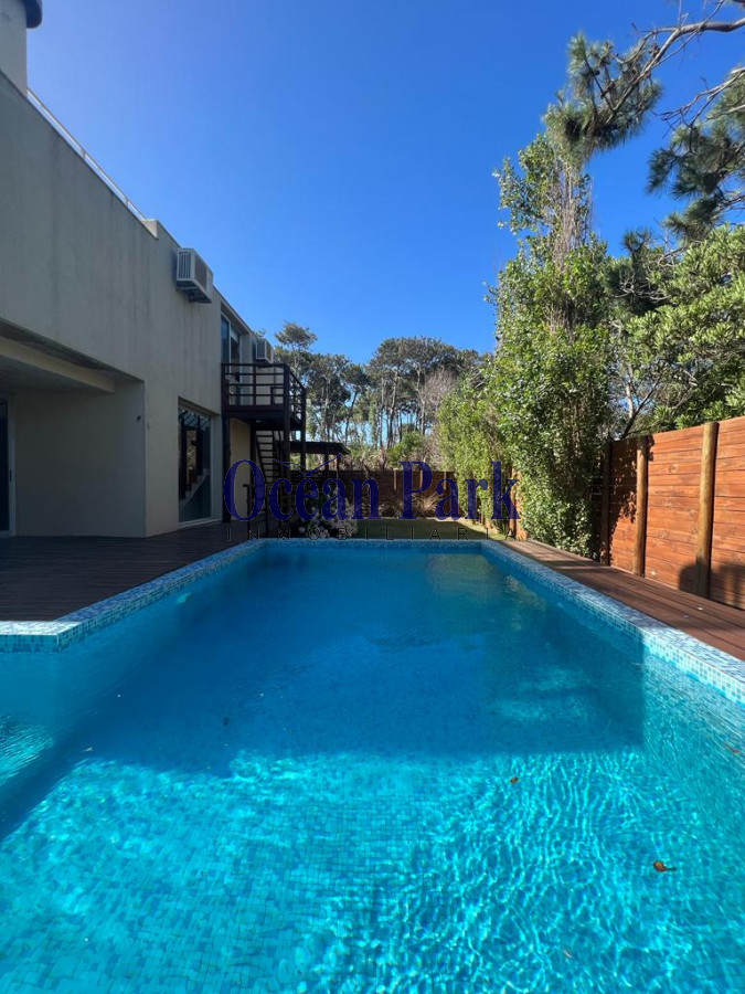 Casa ID.17 - Chalet a pasos del mar. Amplia, Piscina - Loto de Cristal
