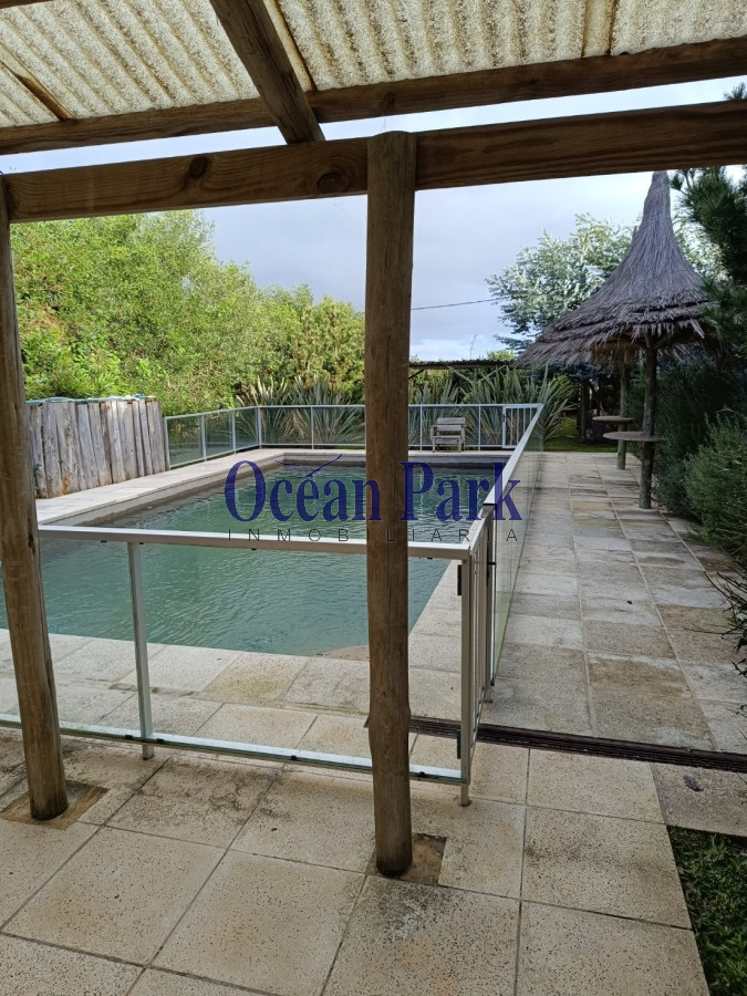 Casa ID.255 - Hermoso chalet en primera linea - Amplios Ambientes