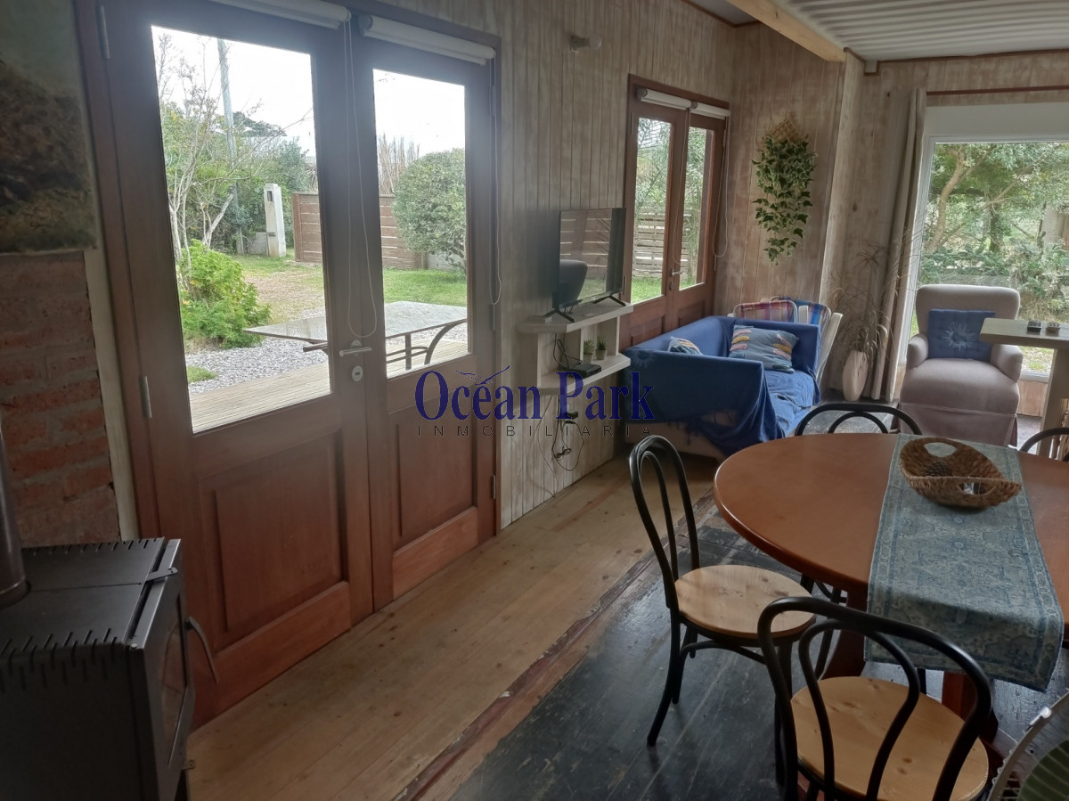 Casa ID.197 - Alquiler Anual, agradable entorno y a pasos del mar.