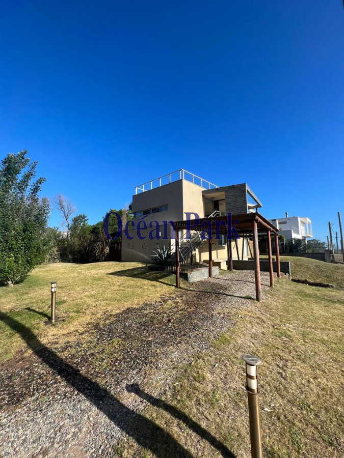 Casa ID.17 - Chalet a pasos del mar. Amplia, Piscina - Loto de Cristal