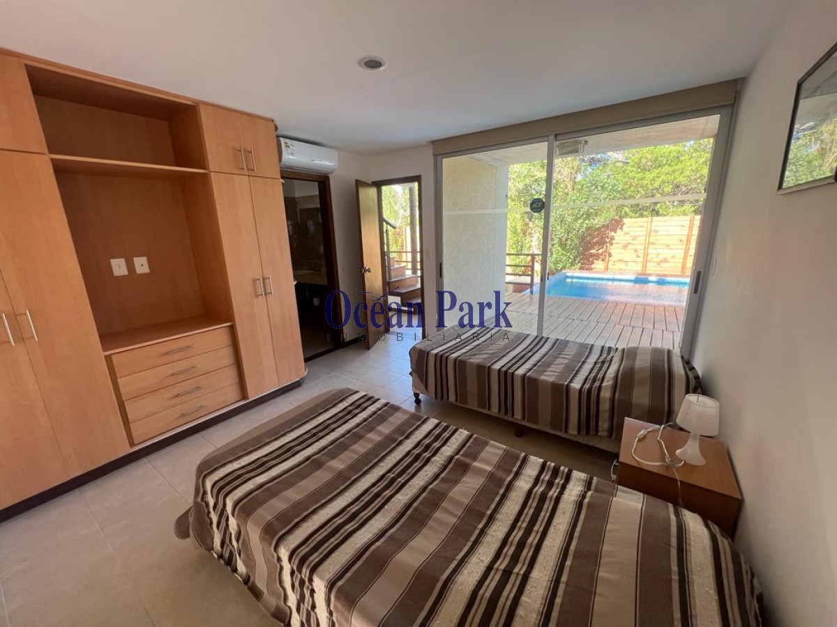 Casa ID.17 - Chalet a pasos del mar. Amplia, Piscina - Loto de Cristal