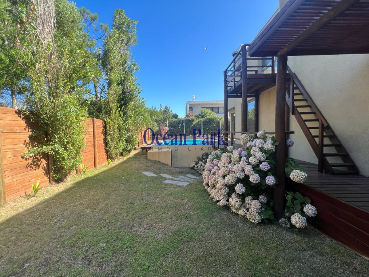 Casa ID.17 - Chalet a pasos del mar. Amplia, Piscina - Loto de Cristal