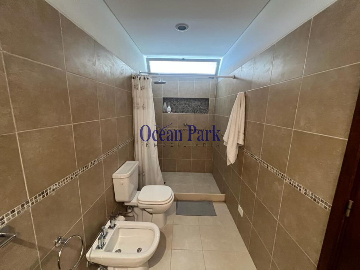 Casa ID.17 - Chalet a pasos del mar. Amplia, Piscina - Loto de Cristal