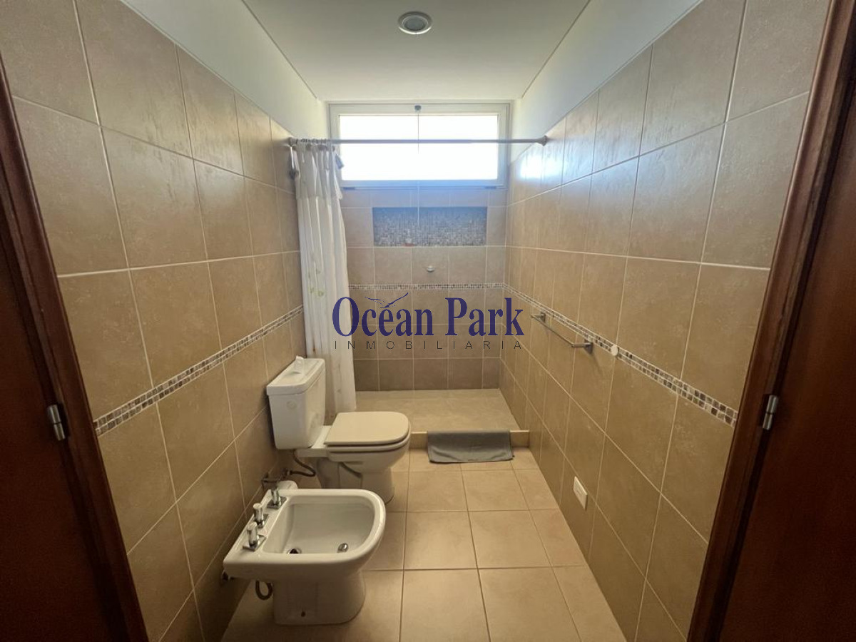 Casa ID.17 - Chalet a pasos del mar. Amplia, Piscina - Loto de Cristal