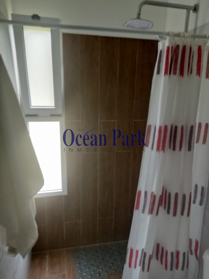 Casa ID.197 - Alquiler Anual, agradable entorno y a pasos del mar.