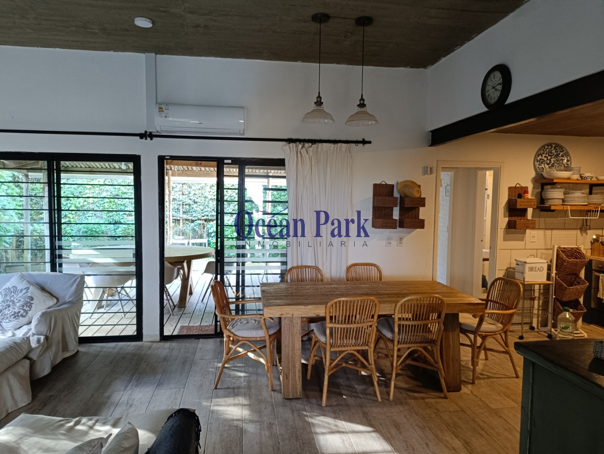 Casa ID.255 - Hermoso chalet en primera linea - Amplios Ambientes