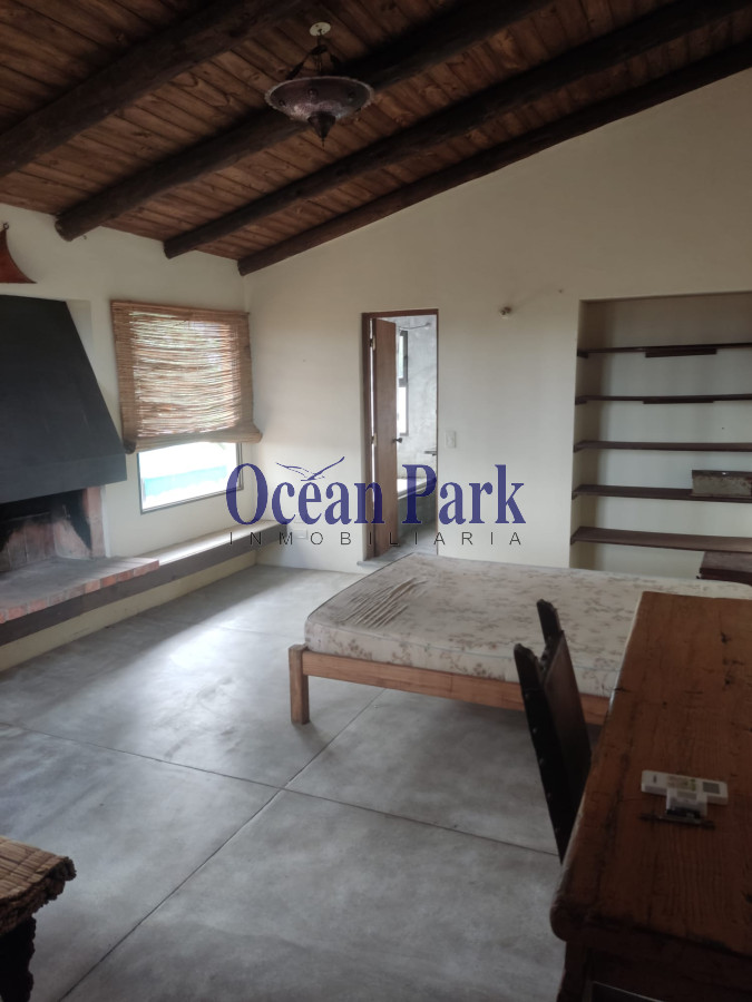 Casa ID.109 - Venta - Amplios ambientes, proxima al mar