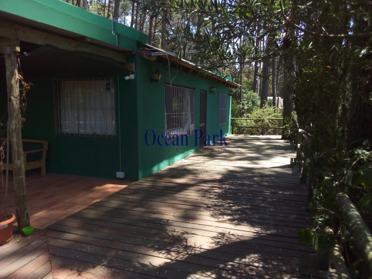 Casa ID.180 - Venta! Casa de excelente construcción, 1 cuadra del mar