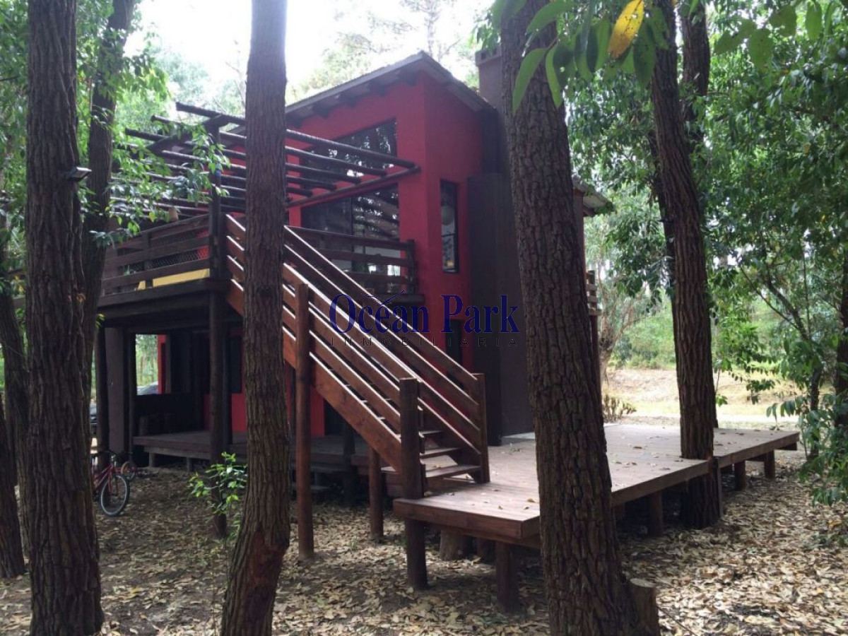 Casa ID.45 - Integrada al bosque. Cómoda
