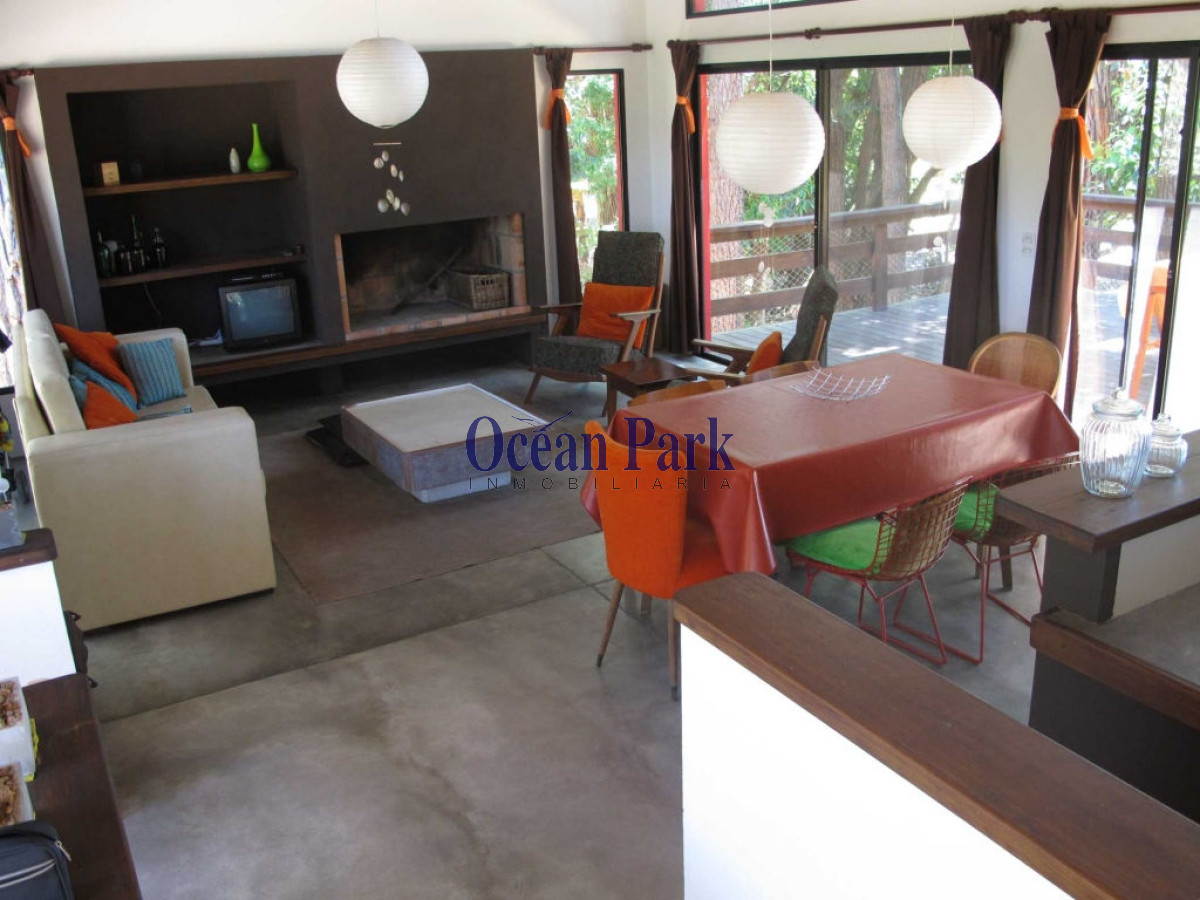 Casa ID.45 - Integrada al bosque. Cómoda