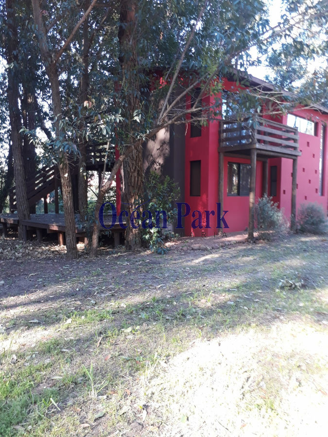 Casa ID.45 - Integrada al bosque. Cómoda