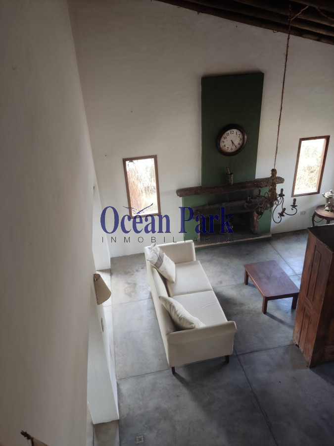 Casa ID.109 - Venta - Amplios ambientes, proxima al mar