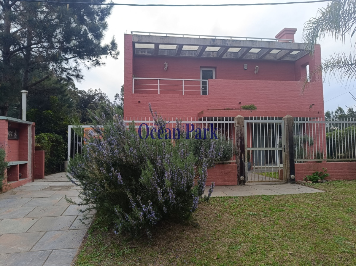 Casa ID.273 - Amplia y Moderna casa