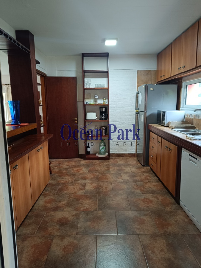 Casa ID.273 - Amplia y Moderna casa