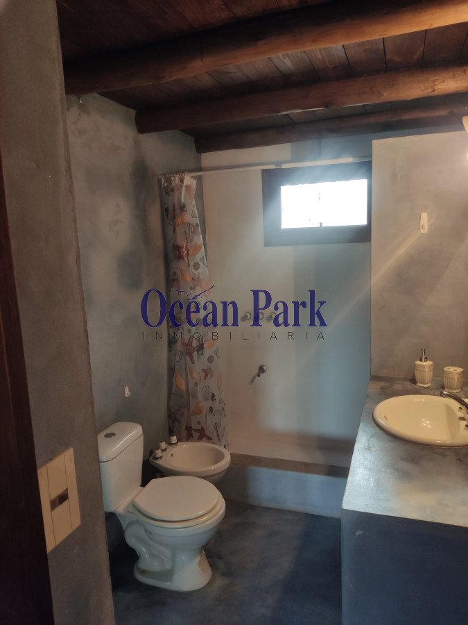 Casa ID.109 - Venta - Amplios ambientes, proxima al mar