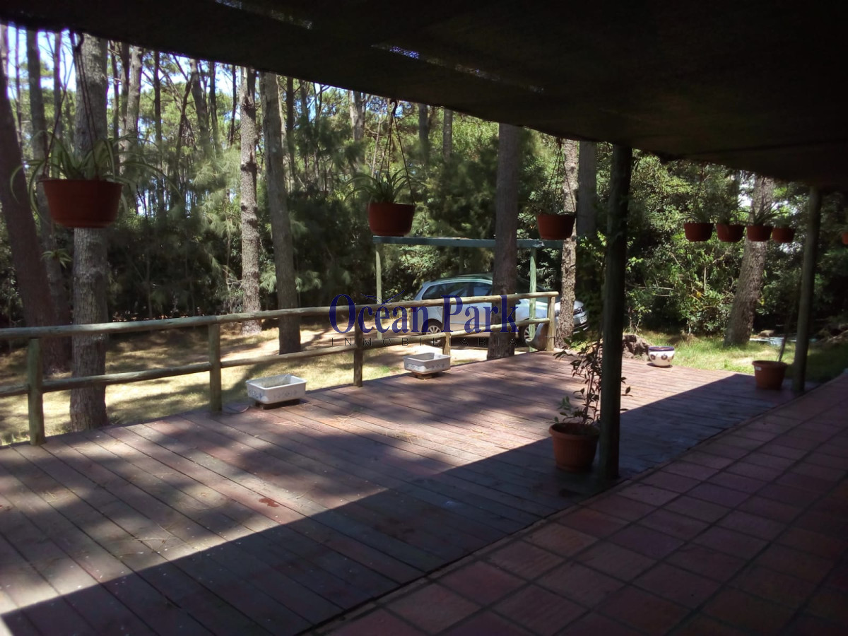 Casa ID.180 - Venta! Casa de excelente construcción, 1 cuadra del mar