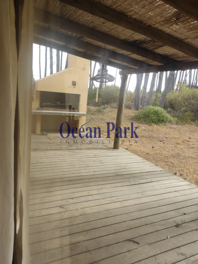 Casa ID.109 - Venta - Amplios ambientes, proxima al mar