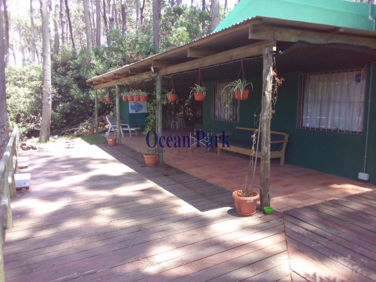 Casa ID.180 - Venta! Casa de excelente construcción, 1 cuadra del mar