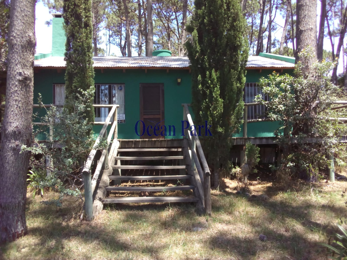 Casa ID.180 - Venta! Casa de excelente construcción, 1 cuadra del mar