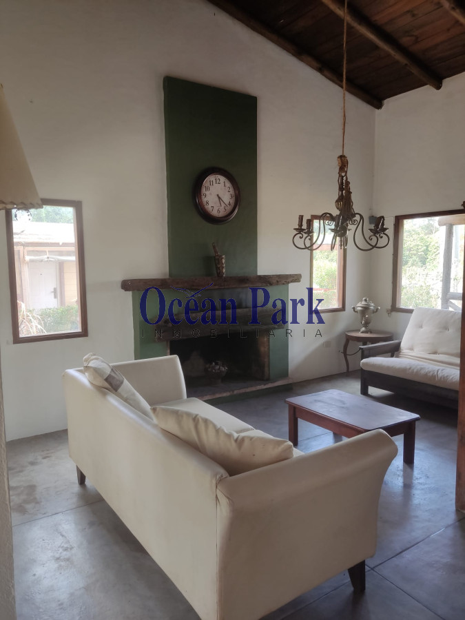 Casa ID.109 - Venta - Amplios ambientes, proxima al mar