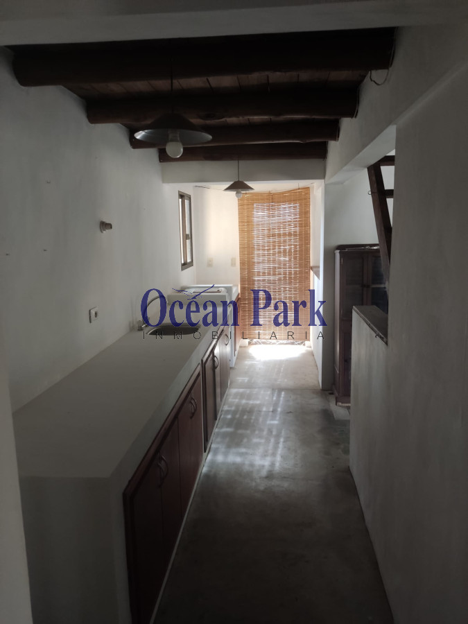 Casa ID.109 - Venta - Amplios ambientes, proxima al mar