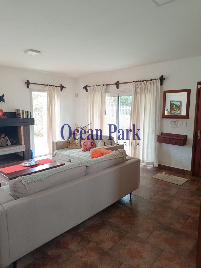 Casa ID.273 - Amplia y Moderna casa