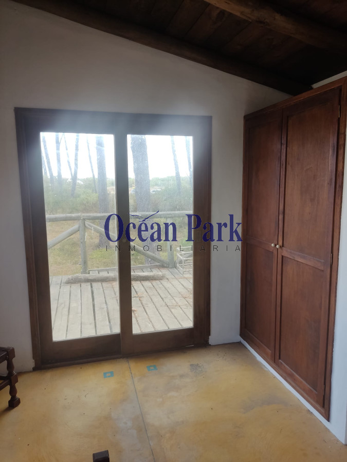 Casa ID.109 - Venta - Amplios ambientes, proxima al mar