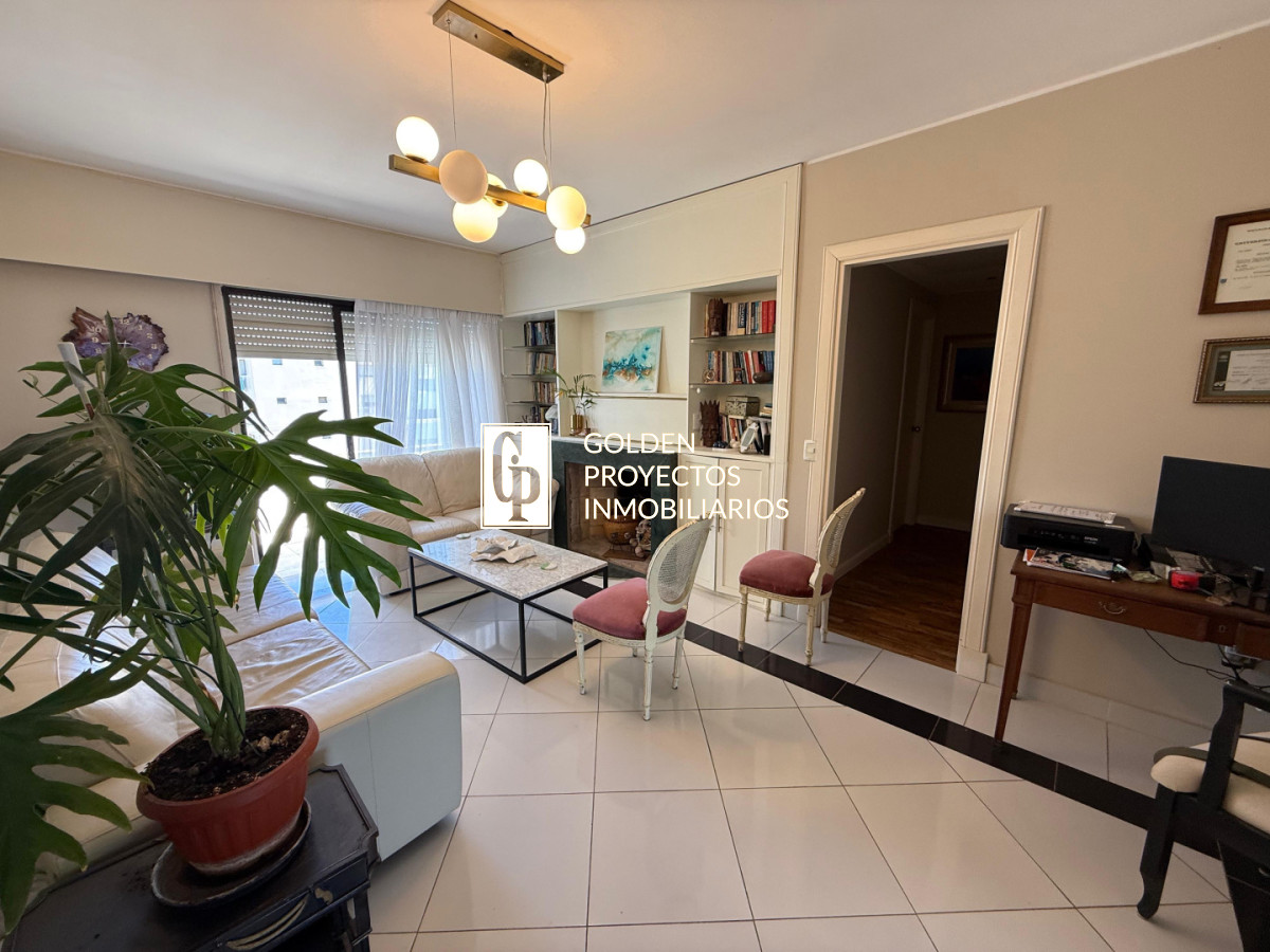 Apartamento ID.769/Penthouse-en-venta-de-dos-dormitorios-en-Rambla-Punta-Carretas - Penthouse en venta de dos dormitorios en Rambla Punta Carretas