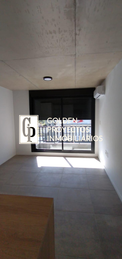 Apartamento ID.558/Apartamento-En-Alquiler-De-1-Dormitorio-Con-Cochera-En-Tres-Cruces- - Apartamento En Alquiler De 1 Dormitorio Con Cochera En Tres Cruces 