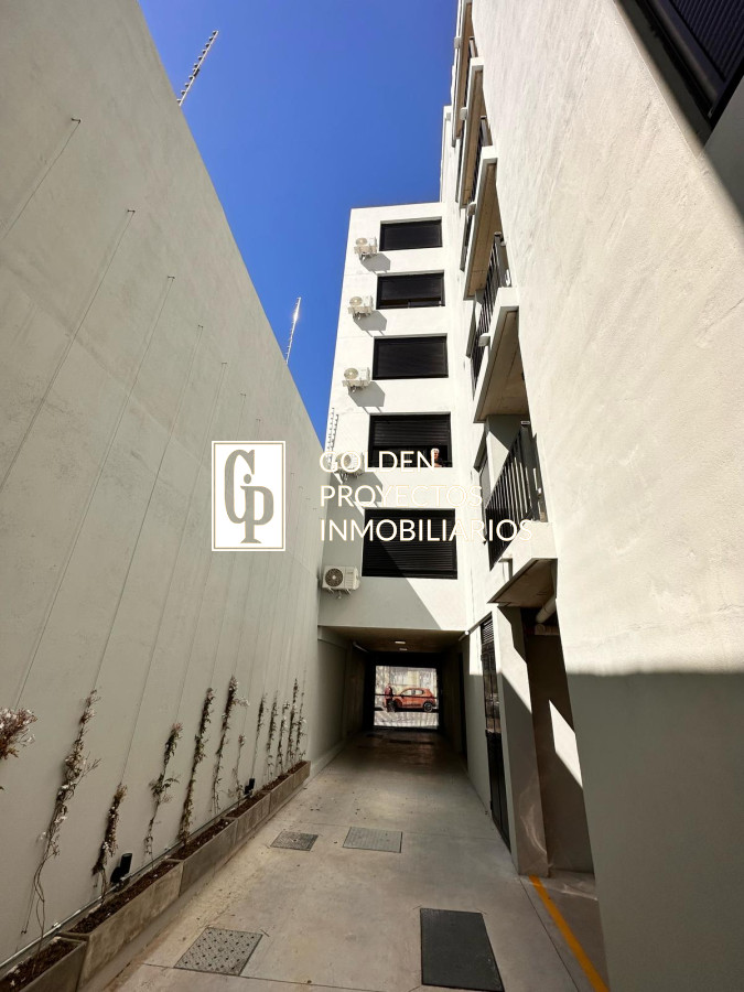 Apartamento ID.558/Apartamento-En-Alquiler-De-1-Dormitorio-Con-Cochera-En-Tres-Cruces- - Apartamento En Alquiler De 1 Dormitorio Con Cochera En Tres Cruces 