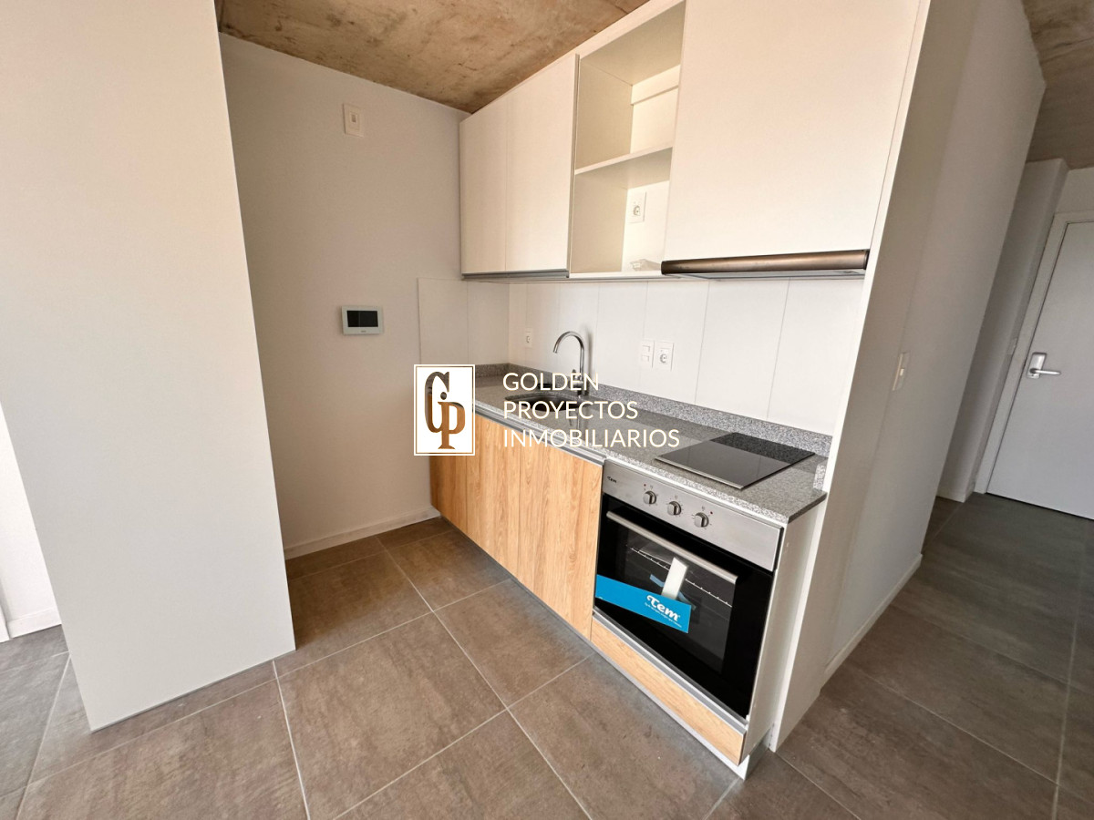 Apartamento ID.722 - Apartamento En Alquiler Con Cochera En Tres Cruces