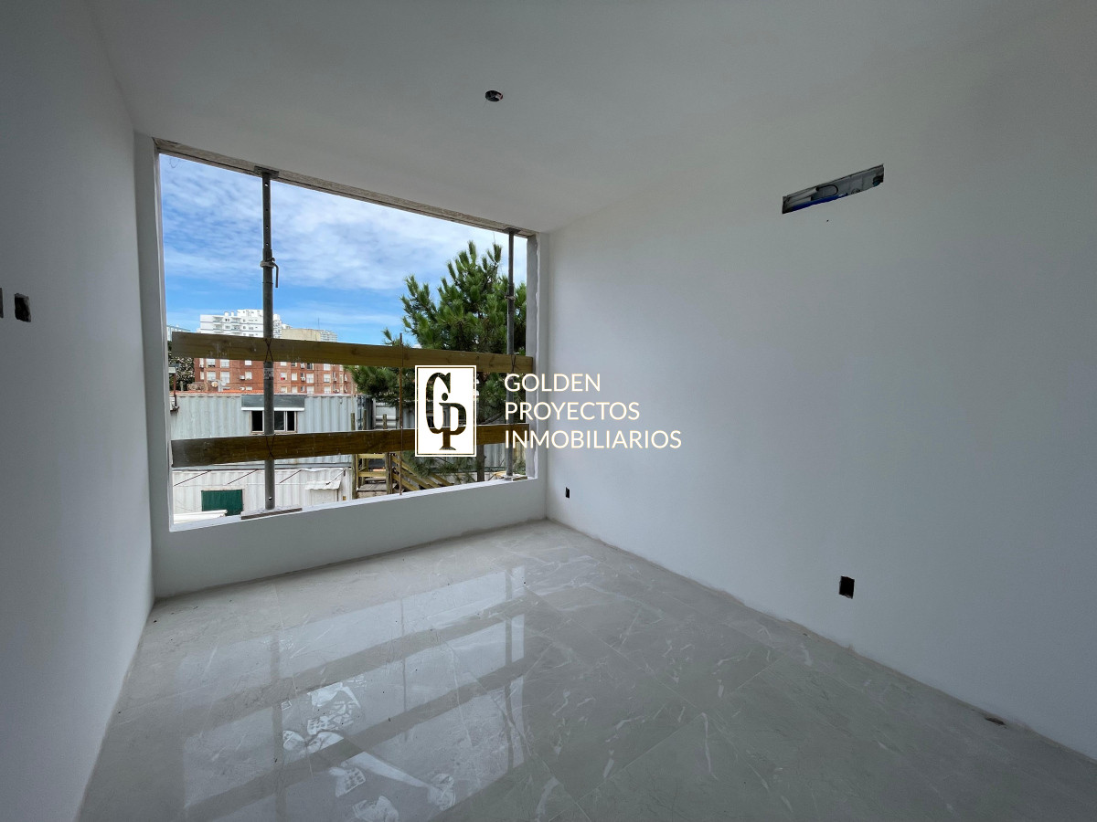 Apartamento ID.411 - Apartamento en Venta 3 dormitorios 2 baños con cochera en Punta del Este 