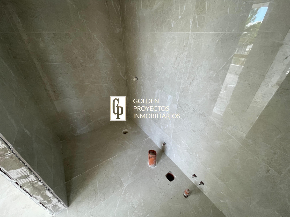 Apartamento ID.411 - Apartamento en Venta 3 dormitorios 2 baños con cochera en Punta del Este 