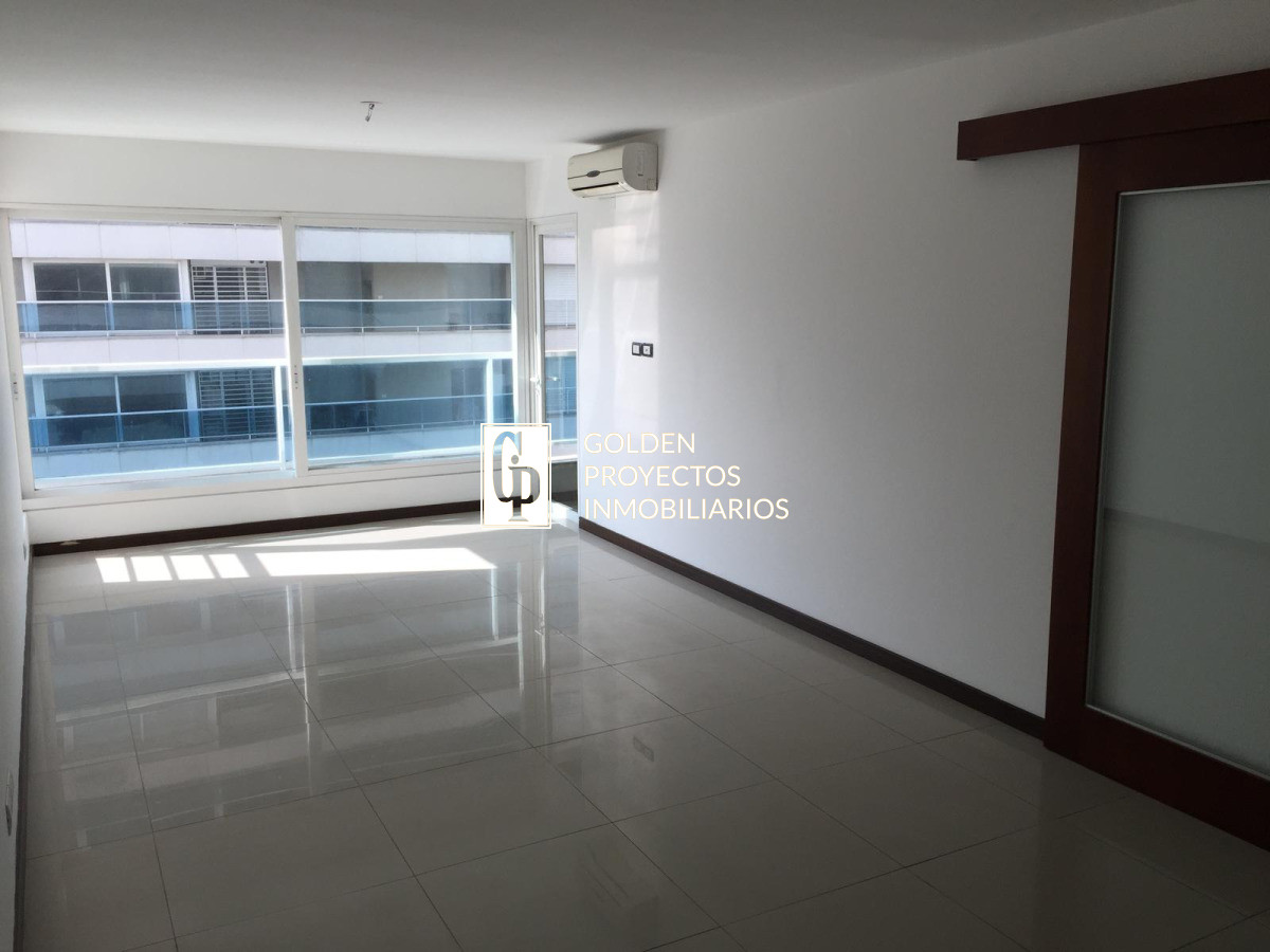 Apartamento ID.595/Apartamento-En-Alquiler-2-Dormitorios-En-Buceo - Apartamento En Alquiler 2 Dormitorios En Buceo