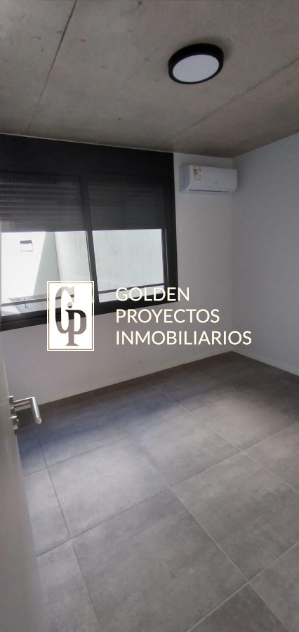 Apartamento ID.558/Apartamento-En-Alquiler-De-1-Dormitorio-Con-Cochera-En-Tres-Cruces- - Apartamento En Alquiler De 1 Dormitorio Con Cochera En Tres Cruces 