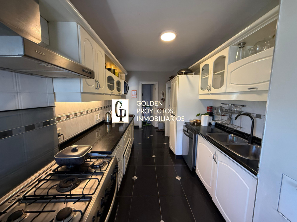 Apartamento ID.769/Penthouse-en-venta-de-dos-dormitorios-en-Rambla-Punta-Carretas - Penthouse en venta de dos dormitorios en Rambla Punta Carretas