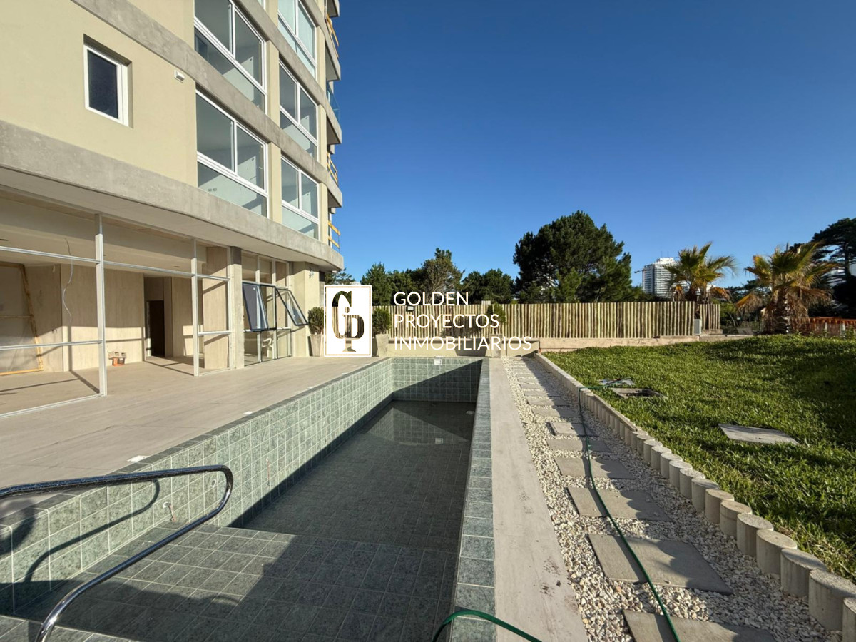 Apartamento ID.687/Apartamento-en-Venta-3-dormitorios-2-baños-Garage-Punta-del-Este- - Apartamento en Venta 3 dormitorios 2 baños Garage Punta del Este 
