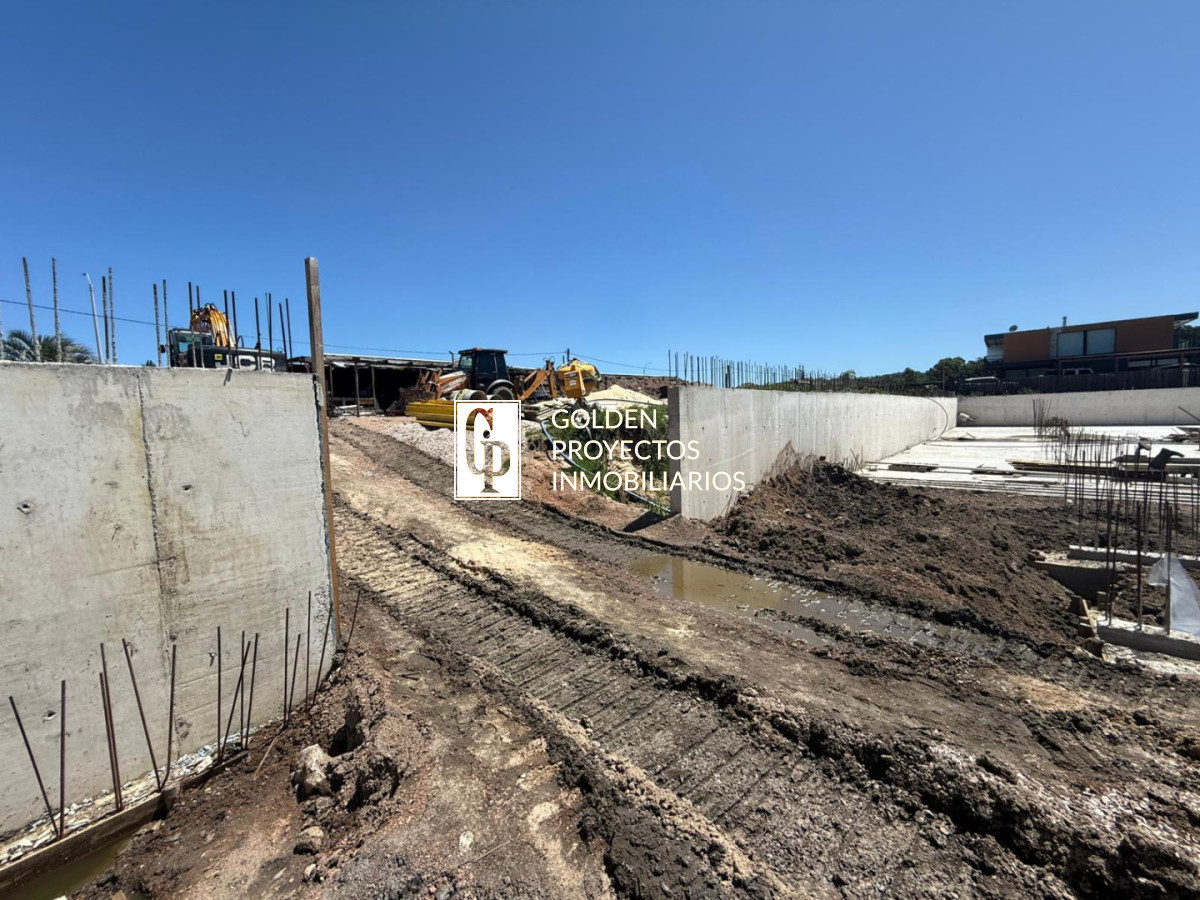 Apartamento ID.693 - Apartamento en Venta 2 dormitorios 130m2 Punta del Este 